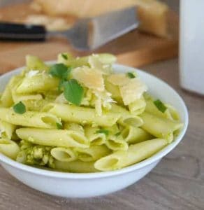 Homemade Basil and Cashew Pesto Pasta Recipe