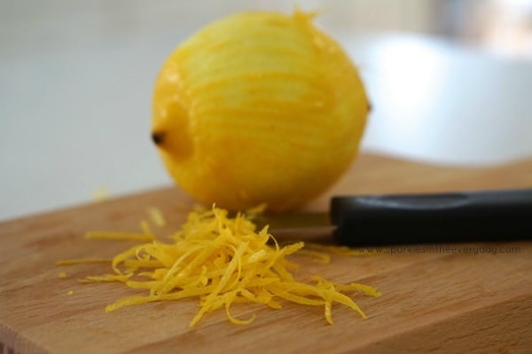 Lemon zest - How to make your day easier using lemons!