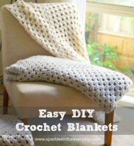 All the steps to Easy DIY Crochet Blankets