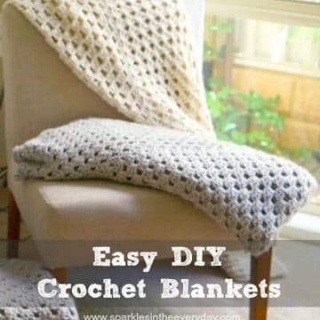 All the steps to Easy DIY Crochet Blankets