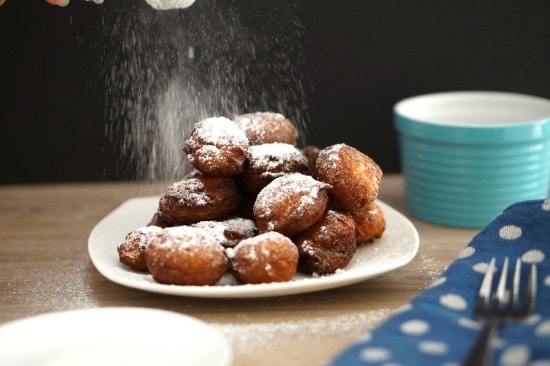 Dusting with Icing Sugar on the Gluten Free Ricotta Kisses - Baci di Ricotta