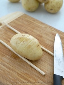 The tips to preparing Crispy Hasselback Potatoes with Caramelised Onion!